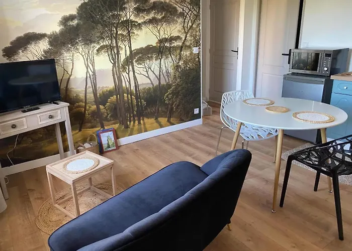 Appartement Au Vallon Notre Dame, T2 Entierement Renove