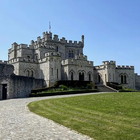 Au Vallon Notre Dame, T2 Entierement Renove *