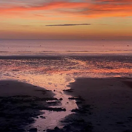 Au Vallon Notre Dame, T2 Entierement Renove *